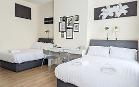 Guest Rooms In Anfiled Near Stadium, Free Parking